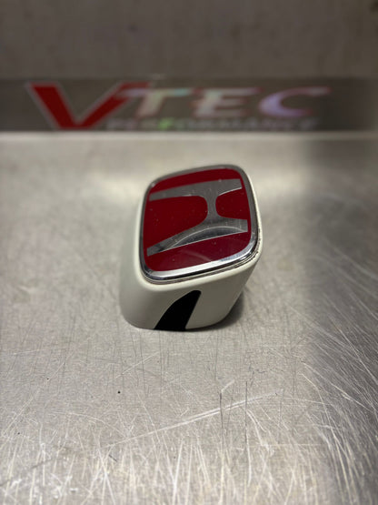 Front Emblem – JDM Honda Integra Type R DC5 (2001–2004) (Part No. 75700-S6M-Z01)