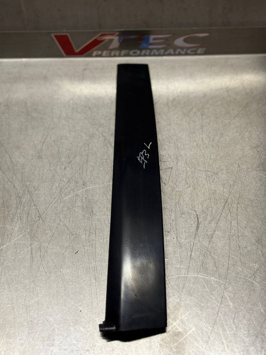 Passenger Outside Door Sash Garnish – Honda Civic Type R EP3 (2001–2006) (Part No. 72470-S5S-E01)