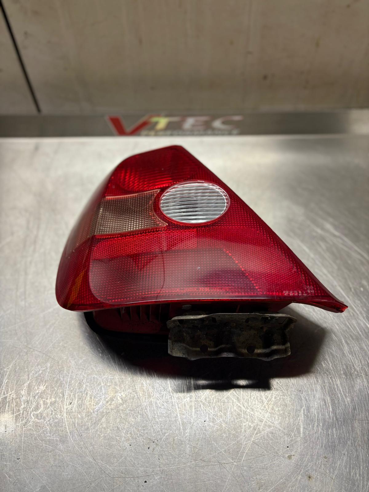 Honda Civic Type R EP3 Rear Taillight Pre-Facelift Left Side 2001–2004 (33551-S5T-G01)