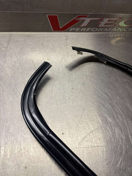 Honda Integra Type R DC2 Front Windscreen Trim Set 1995–2000 (73150-ST7-003/73160-ST7-003)