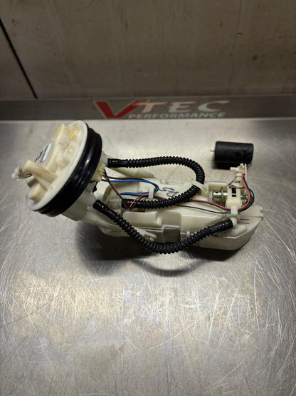 Honda Integra DC5 / Civic EP3 Fuel Pump Assembly 2001–2006 (17040-S6M-R30)